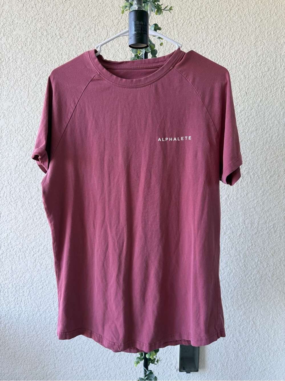 Alphalete Men's Short Sleeve Crew Tee — Light Burgundy